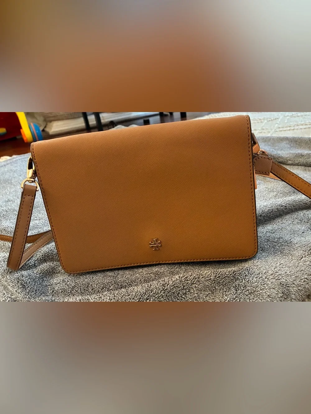 Tory Burch Tan Leather Crossbody Shoulder Bag with Gold Hardware